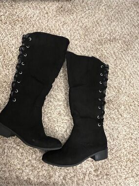Black Lace-Up Knee-High Heeled Boots